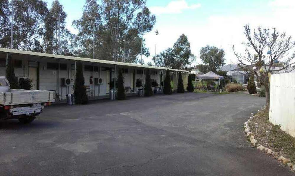 Donald Riverside Motel Exterior foto